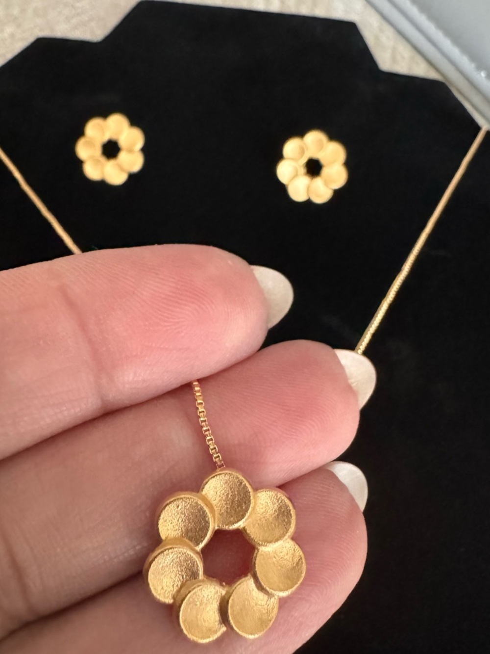 Exclusive Delicate flower Gold Plated with earrings for Women made in Brazil